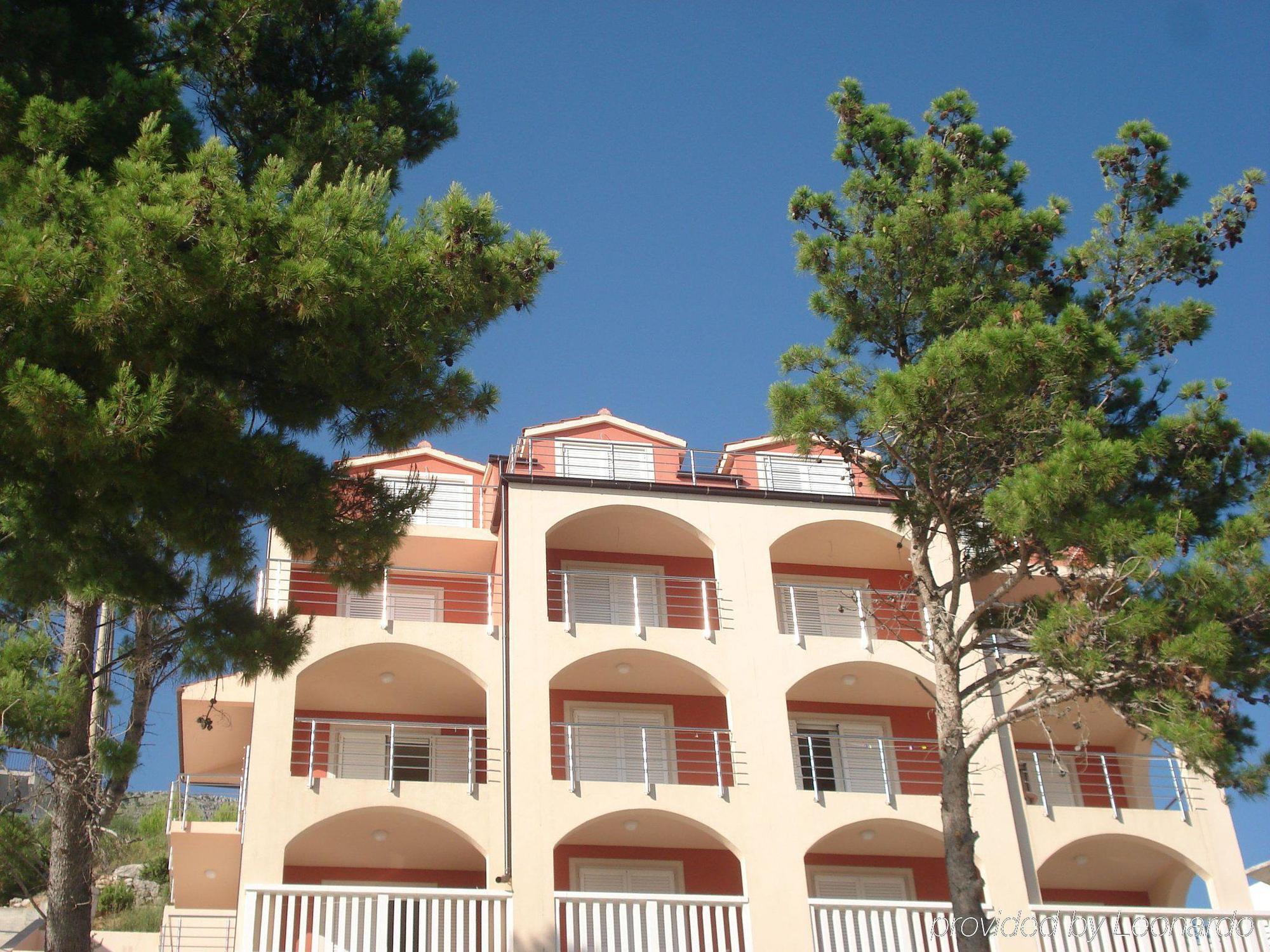 Apartments Villa Amalia Omiš Dış mekan fotoğraf