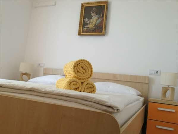 Apartments Villa Amalia Omiš Dış mekan fotoğraf